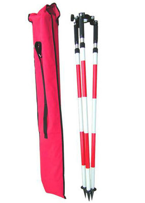 instrumentos de 187CM e tripés de Polos